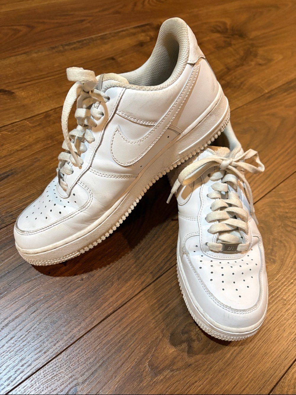 Women’s Air Force 1 Nike White Low-Top Leather Sneakers